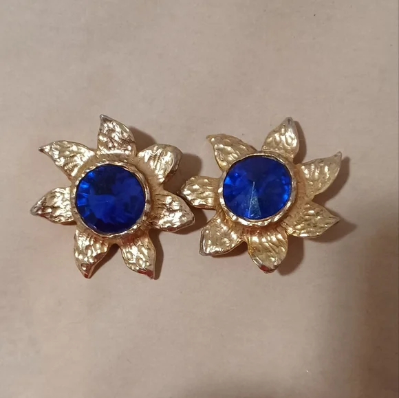 Big Gold Sunshine Clip Earrings With Blue Stone - Picture 1 of 7